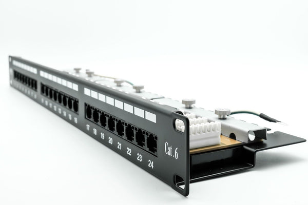 24 Port 1U Vertical Rackmount CAT6 UTP Patch Panel Plus Back Bar (PPAN-24-C6-VLC)