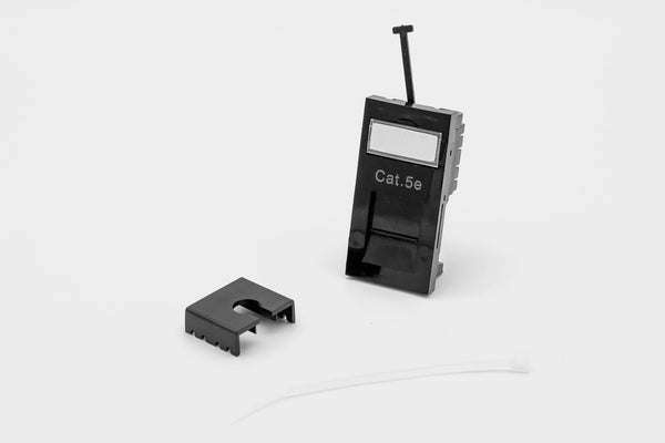 LOW PROFILE CAT5E RJ45 MODULE (W/FLIP NAME PLATE) - BLACK